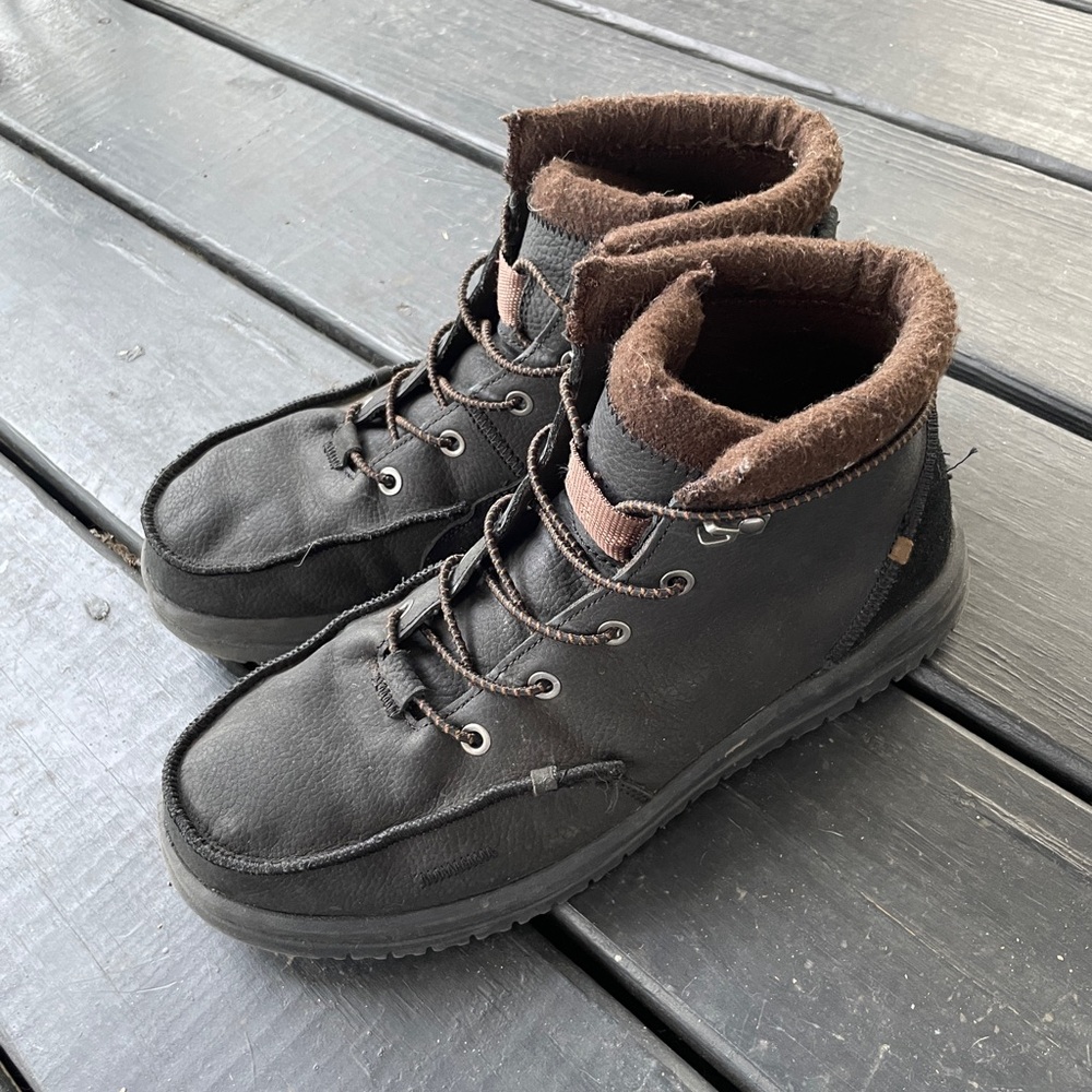 Hey Dude men’s black leather boots